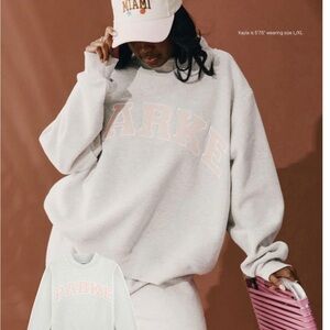 PARKE varsity Mockneck gray w/pink letters